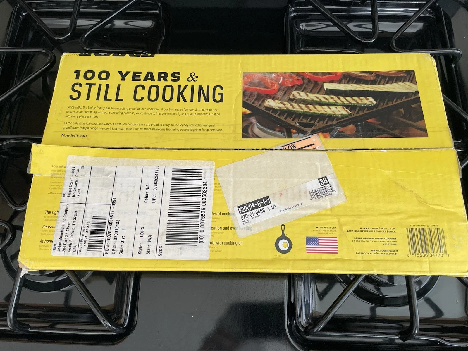 New in Original Box LODGE Cast Iron Reversible Grill/Griddle - 16.75" x 9.5"
