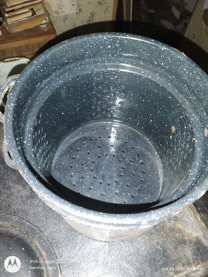 Vtg. Enamelware Stock Pot Double Boiler Steamer with Strainer -No Lid- 9.5" diam - Image 2 of 4