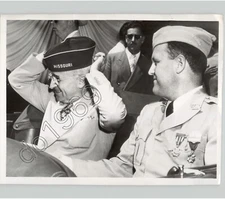 President HARRY TRUMAN Wears VFW Cap MIAMI FL Vintage 1949 Press Photo