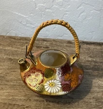 Miniature Meiji Period, Satsuma teapot, 1000 Thousand Flowers Millefiori, Japane