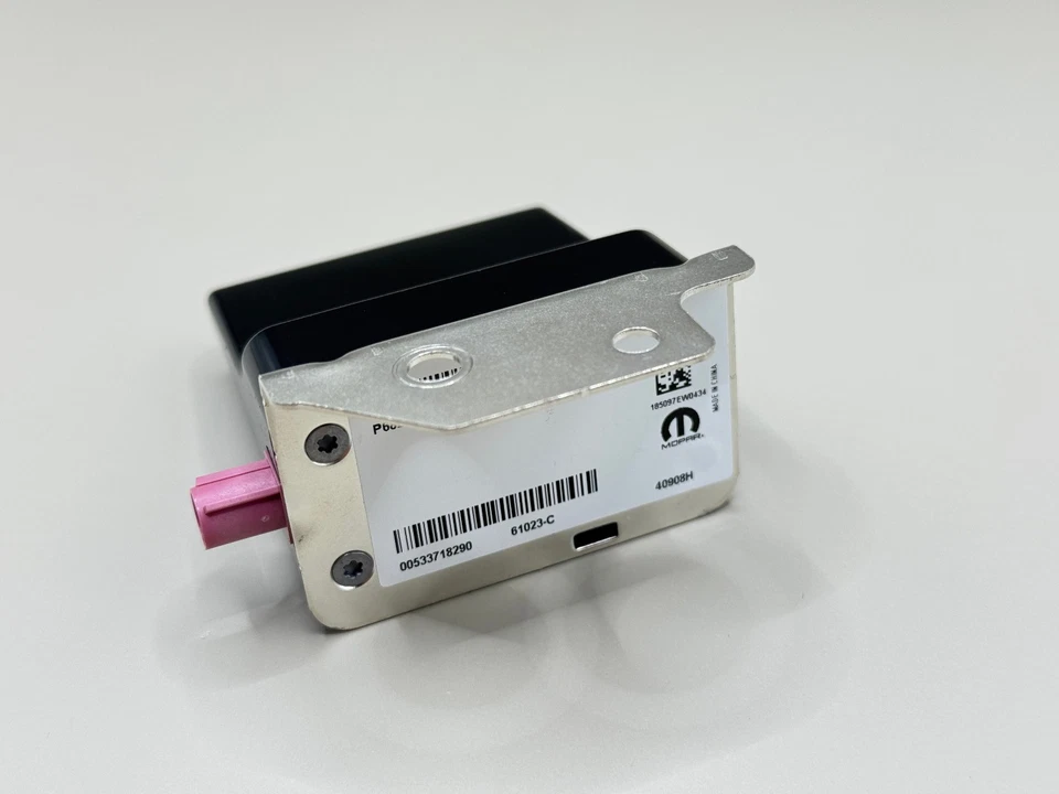 🧩 2017-2026 RAM 1500 Classic 2500 3500 OEM MÓDULO ANTENA SATÉLITE 68293977AA Foto 3 de 4