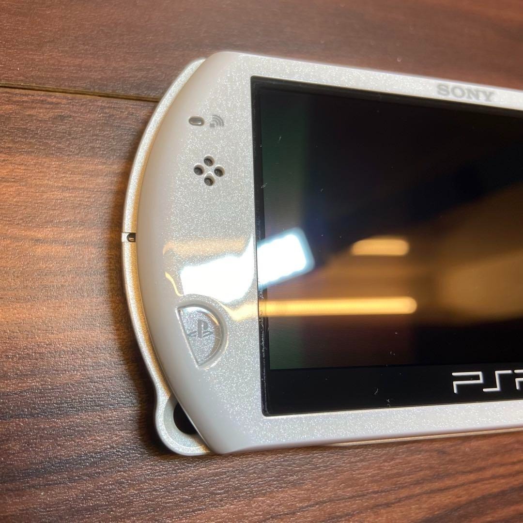 Sony PSP Go 16GB Handheld System - Pearl White for sale