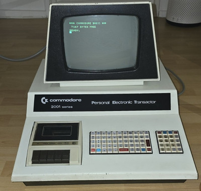 Commodore 2001 Series PET Vintage Computer mit Monitor