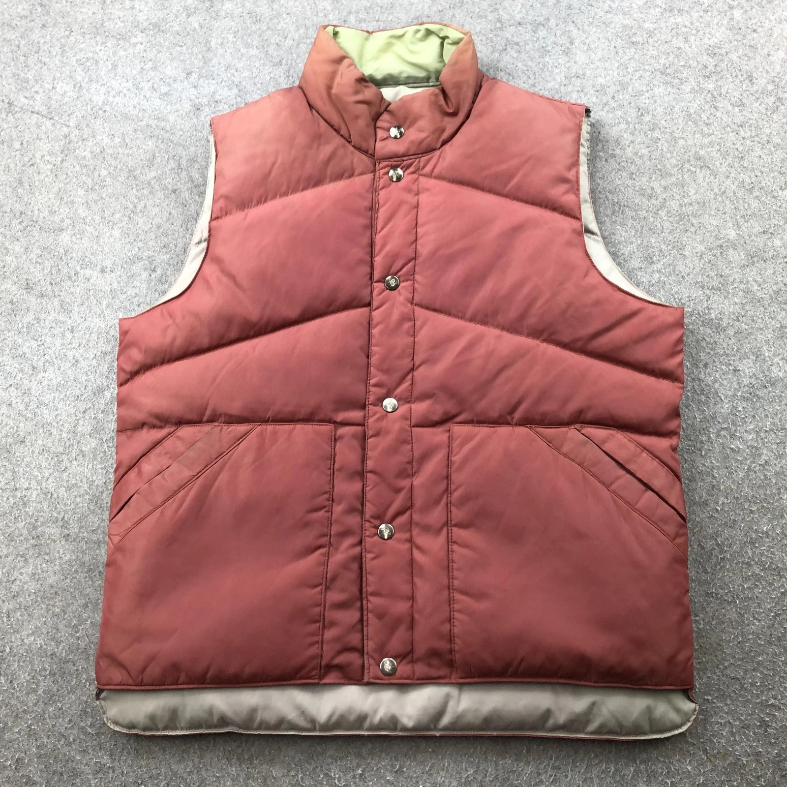 Camel Goose Down Vest Mens Medium Reversible Red Tan Puffer Quilted Snap Front
