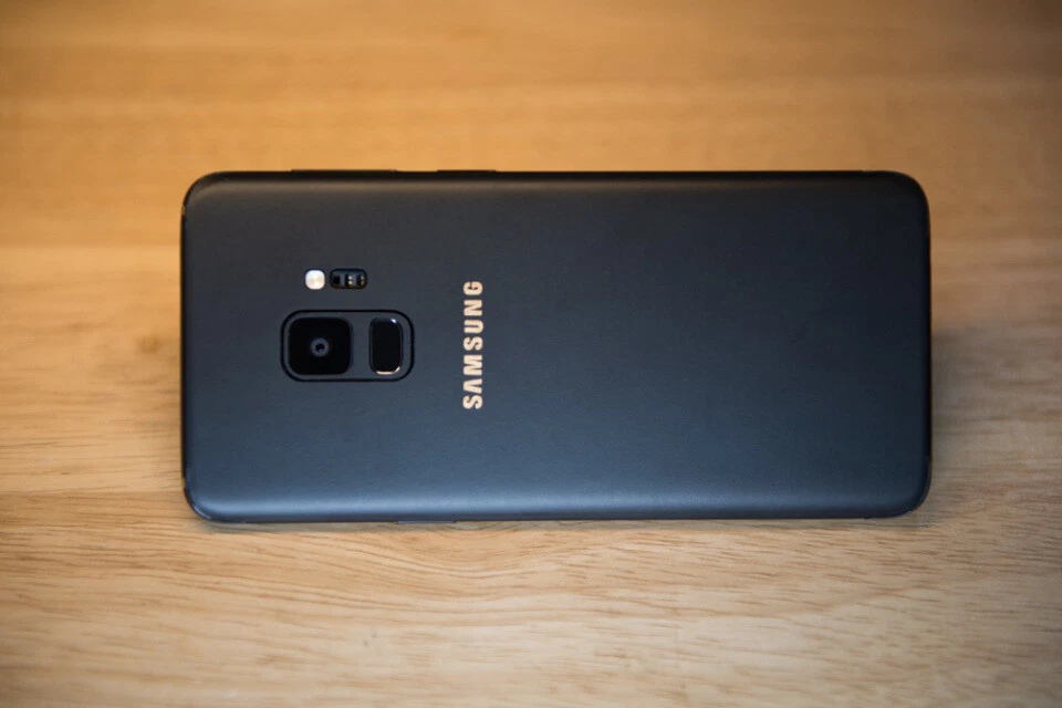 Samsung Galaxy S9 SM-G960F - 64GB - BLACK (Unlocked) Smartphone Pristine UK - Image 2 of 3