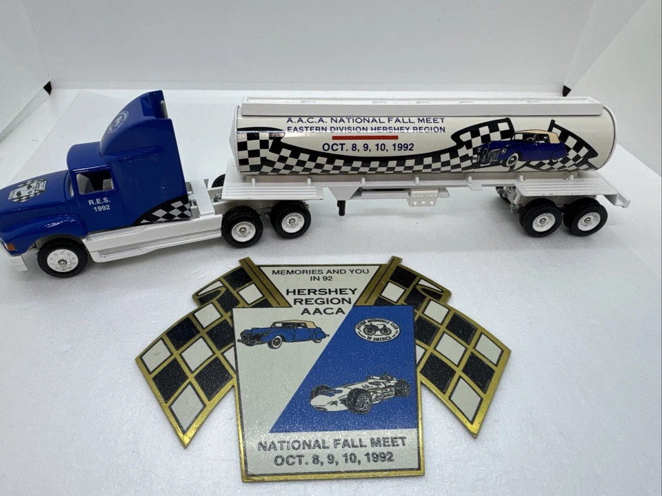 Winross AACA 1992 年全国秋季会议好时东部地区带金属徽章 — 第 2/4 张图片