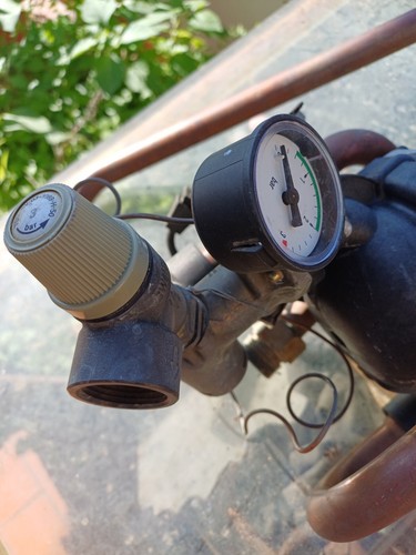 Pompa Vaillant 322-7 con indicatore di pressione, valvole, raccordi - Foto 3 di 5