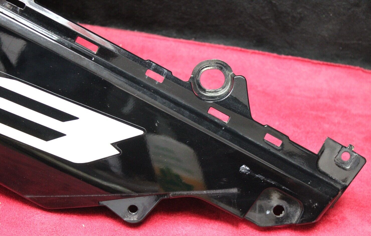 2019 - 2022 Yamaha R3 Left Front Upper Mid Panel / Panel 3 #39741