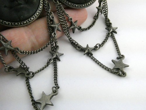 Orecchini traforati Killstar Ccult lusso sorridente faccia luna e stelle 4,25 pollici - Foto 15 di 21