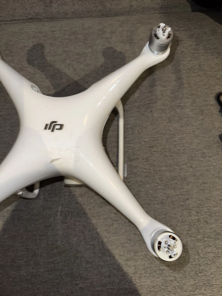 DJI Phantom 4 Pro Drone - White (WM331A) (UNTESTED/FOR PARTS/FOR REPAIR) - Image 4 of 4