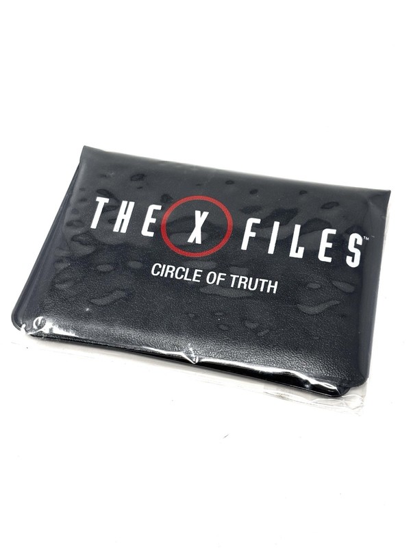 LootCrate Exclusive 2017 X-Files Circle of Truth Card Game Brand New