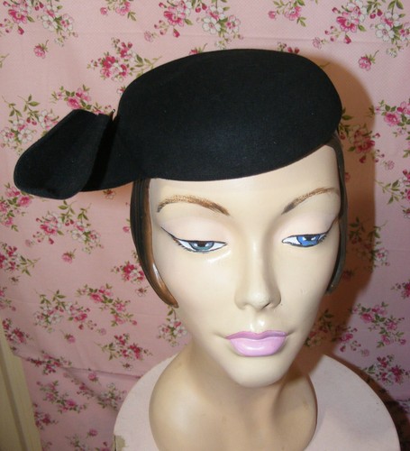 CAPPELLO VINTAGE ANNI 40 FASCINATOR NERO LANA FELTRO MACYS PICCOLI NEGOZI NEW YORK - Foto 2 di 9