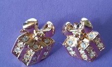 Vtg Avon "Sparkling Package" Pierced Earrings Goldtone EX CONDITION Christmas