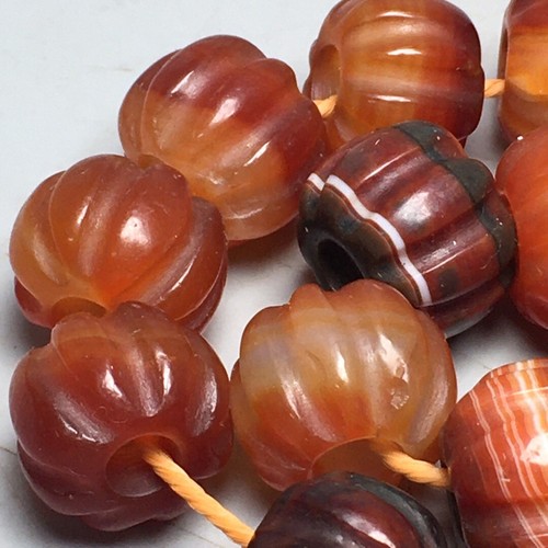 Premium natural wrapped calcified horseshoe patterned agate bracelet - Picture 8 of 9