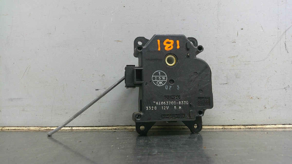05 - 06 TOYOTA TUNDRA AC HEATER BLEND DOOR FLAP ACTUATOR AE063700