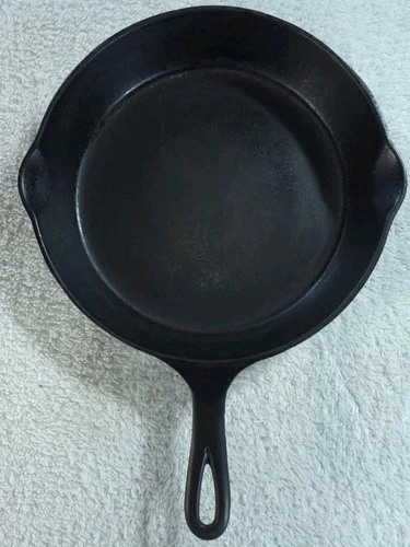 Vintage Griswold No 8 Cast Iron Skillet Large Block Logo LBL Heat Ring 704A Flat