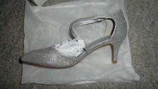 DREAM PAIRS Women's Closed Pointed Toe Dress Pumps Comfort Kitten Mid Heels