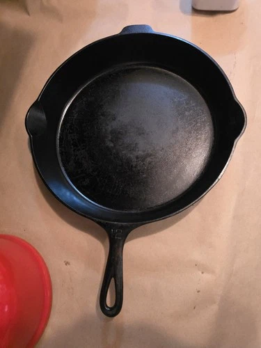 Griswold 719 B No. 12 Cast Iron Skillet with Heat Ring Small Logo . ERIE PA