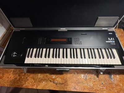 KORG M1 Music Workstation 61-Key Synthesizer Hard Case Manual Low Battery AS-IS!