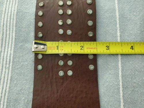 Echtes braunes Leder Nieten Gürtel - New Old Stock. Zinn Metall Nieten & Schnalle - Bild 6 von 13