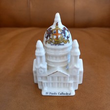WH GOSS CRESTED CHINA MODEL OF ST PAULS CATHEDRAL. CITY OF LONDON CREST(3)