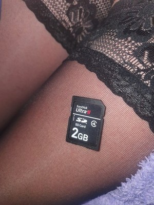 SanDisk 2GB SD Karte Aus Kamera von Privat