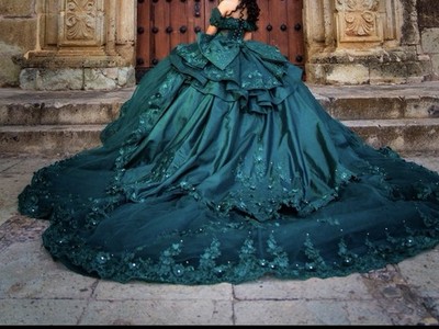 Love15 Quinceañeras Green Off Shoulder Tulle Ballgown Floral Beaded Dress Size 2