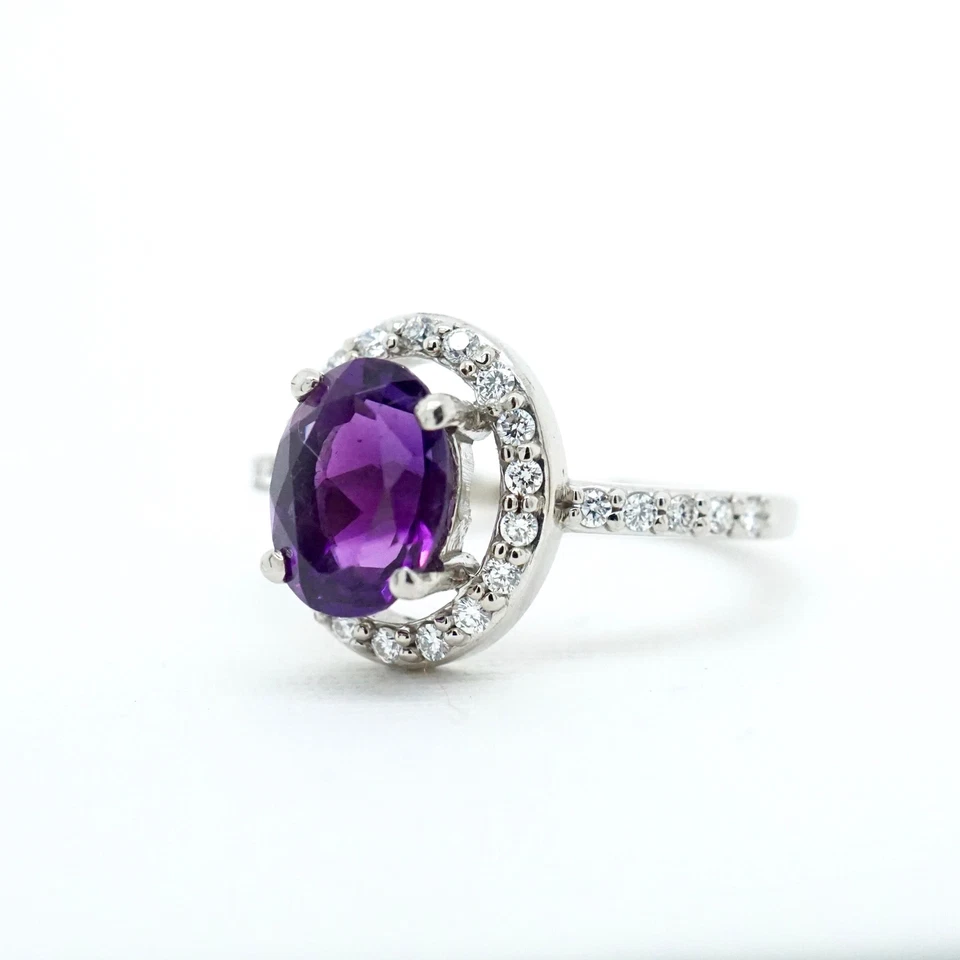 Elegante anillo de compromiso de amatista ovalada natural en paladio Foto 4 de 4