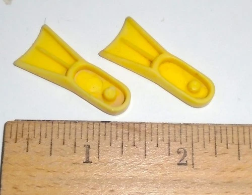 GI Joe Figure Accessory 1992 Wet-Suit          Swim fins  / Flipper Set