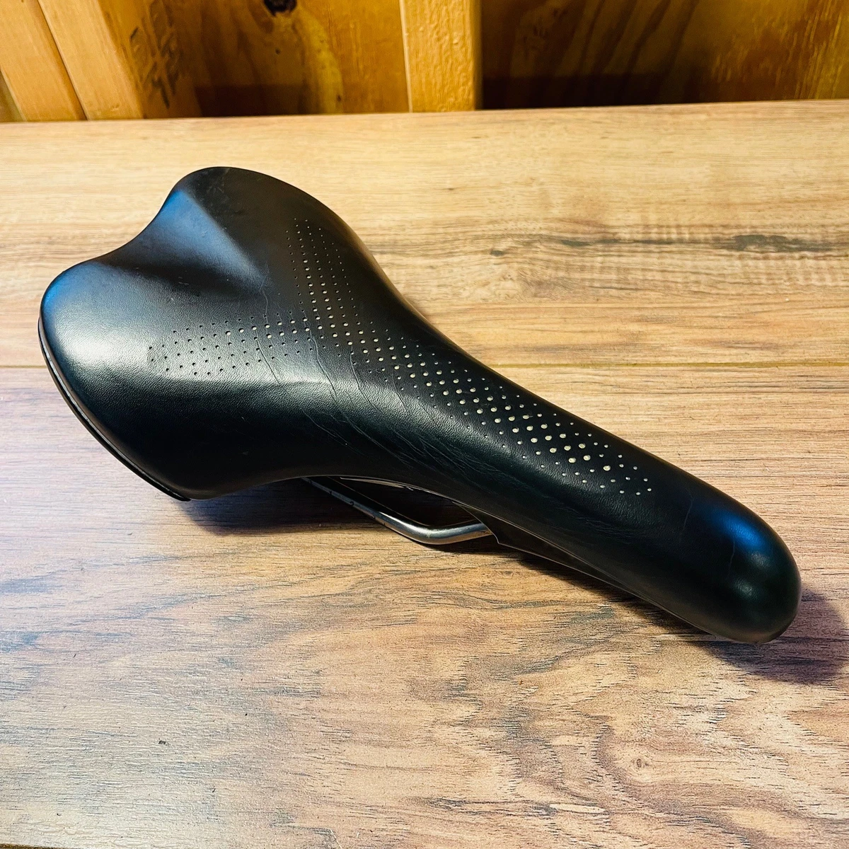 Selle De Vélo Fizik Nisene – Cuir Rouge – Fabriquée En Italie (2002) – 260x130 Mm