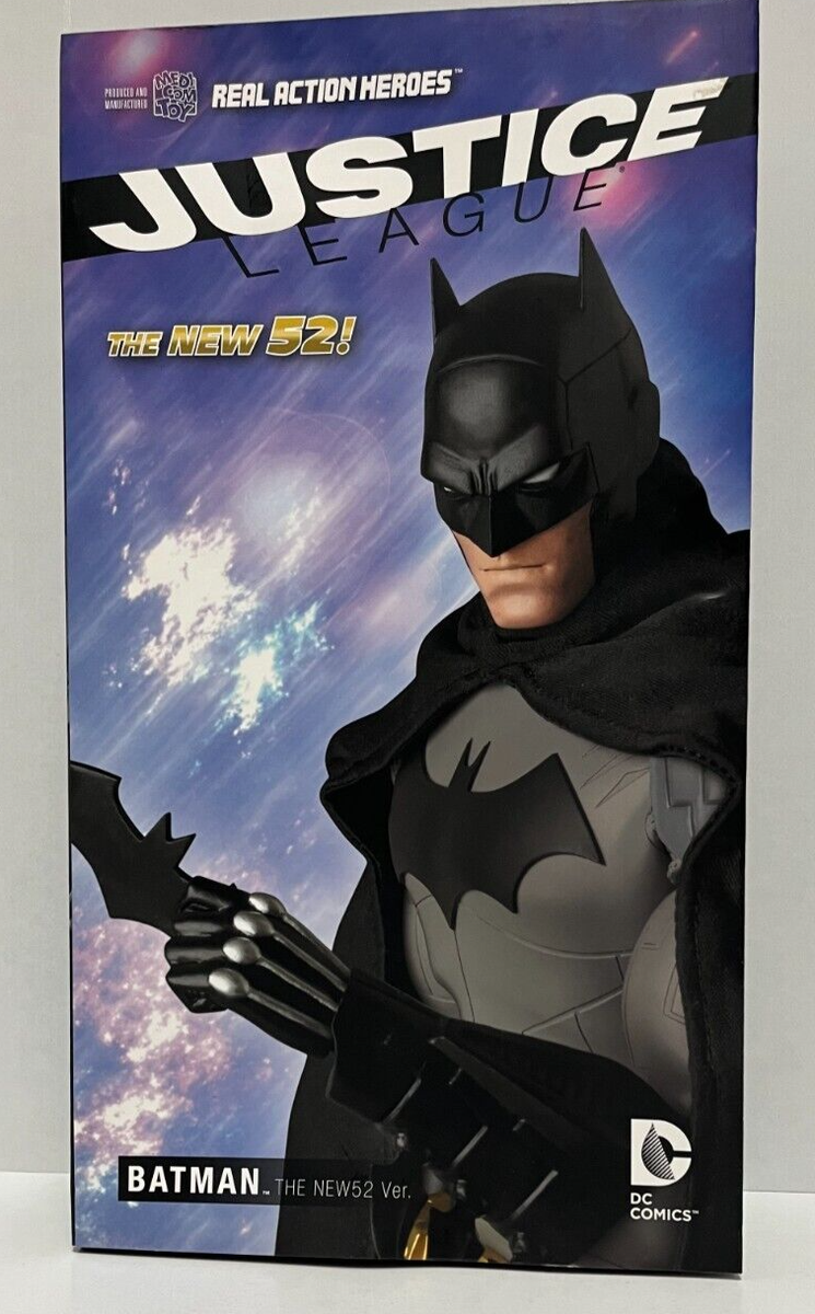 Mattel Justice League FNY60 – Action Figure Batman 15 Cm Con Mantello Di Stoffa E 14 Punti Articolati