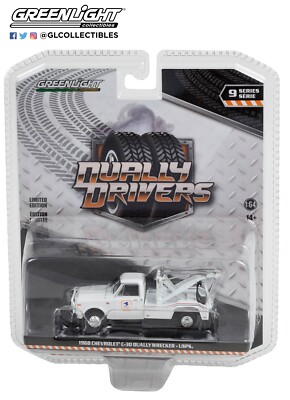 Greenlight 1/64 Dual Drivers-1968 Chevy C-30 - Dual Wrecker - USPS
