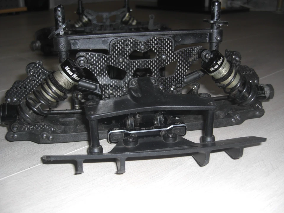 Hong Nor X3 GTSe inkl. Ersatzteile kein Serpent, Mugen Genius - Bild 4 von 4