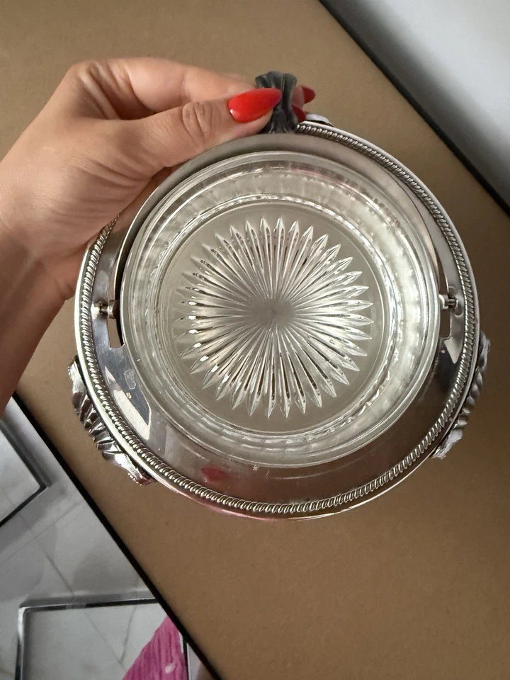 Servidor de plato de mantequilla/caviar grande con tapa enrollable cúpula plateada Rogers de colección Foto 2 de 4