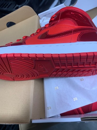 Size 7 - Air Jordan 1 SE Mid University Red Pomegranate W - Picture 5 of 5