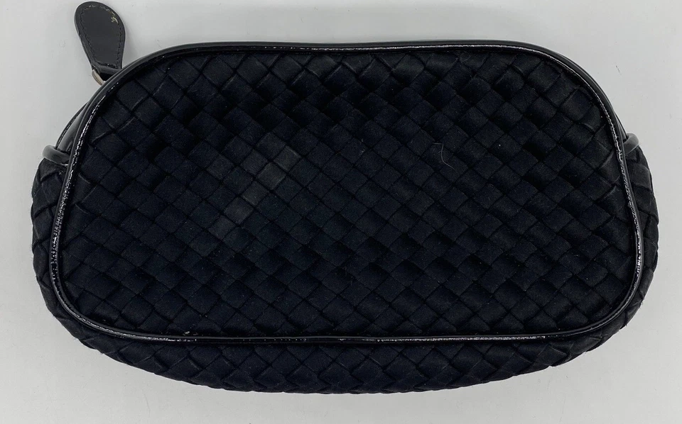 Bottega Veneta Negro Satinado Intrecciato Tejido y Charol Cremallera Bolsa de Maquillaje Foto 2 de 4