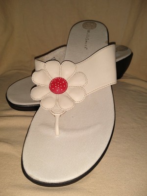 Women's 9.5 Willi Smith Tan Leather Daisy Thong Sandal 