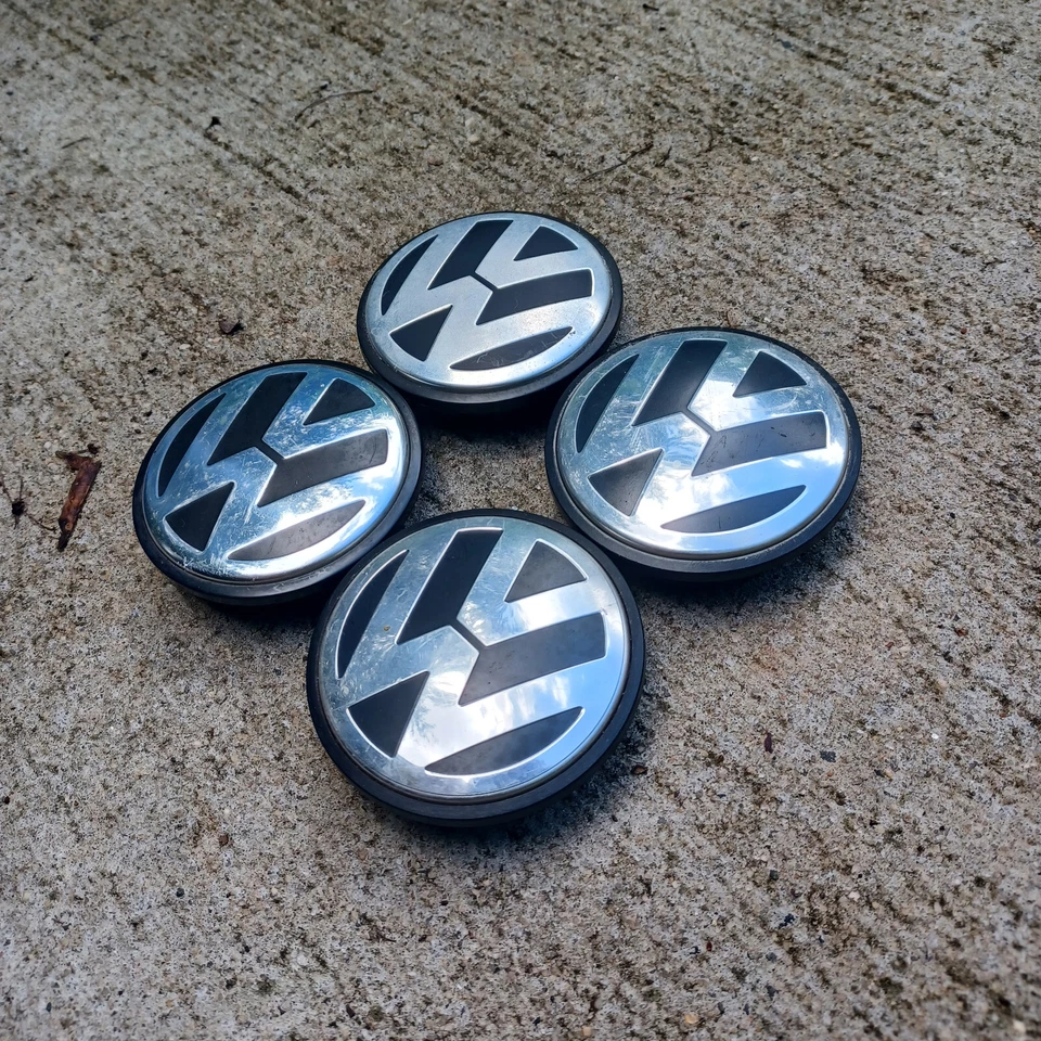 Juego de 4 tapas centrales Volkswagen Golf Jetta Passat, 2002-2020, p/n 3B7 601 171 A1 Foto 2 de 3