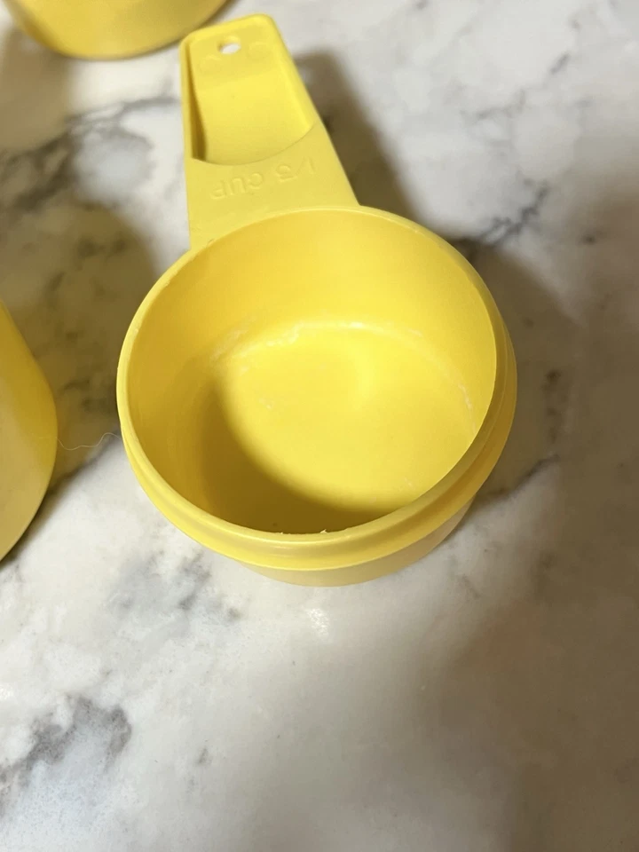 Vintage Set of Five Tupperware Measuring Cups, Yellow - 1, 3/4, 1/2, 2/3, 1/3 - Image 4 of 4