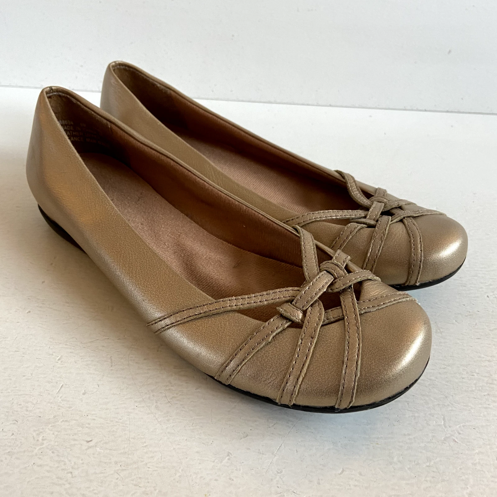 Scarpe da donna Clarks basse oro metallizzato taglia 8M cinturini in pelle balletto slip on