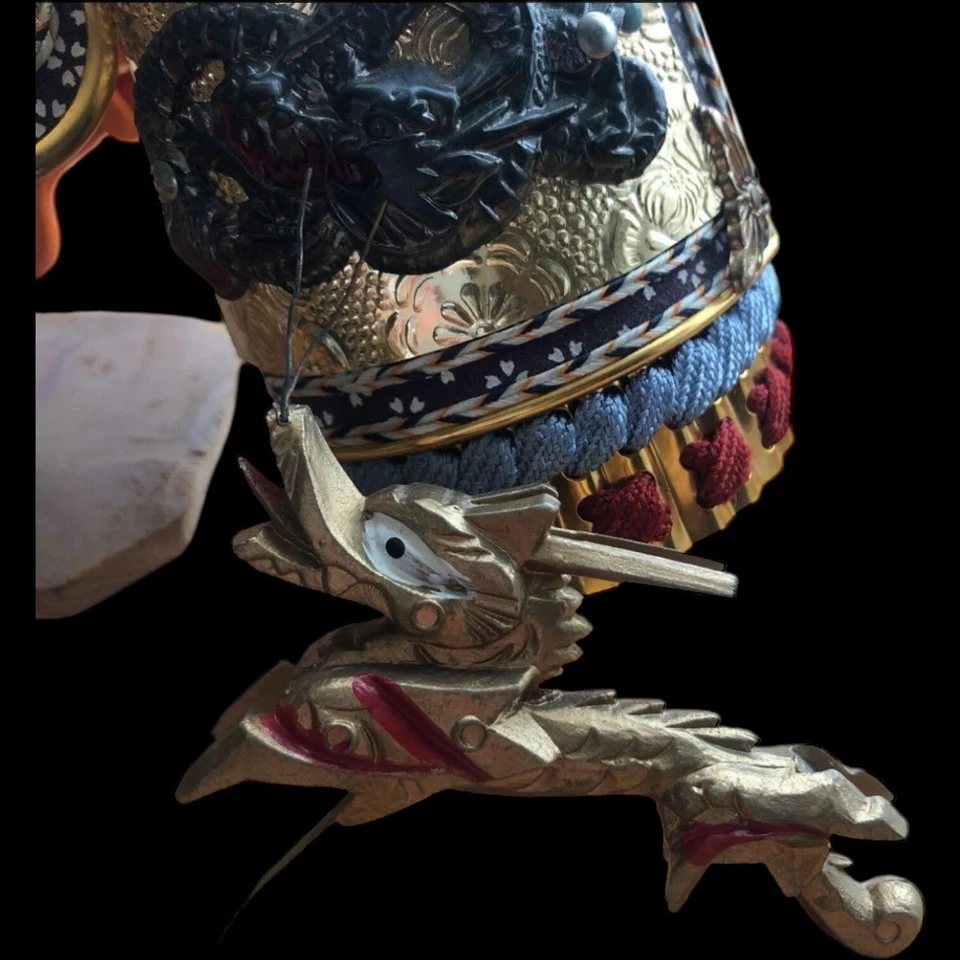 Capacete Samurai Japonês Antigo Kabuto Dragon Armor Yoroi investível - Imagem 4 de 4