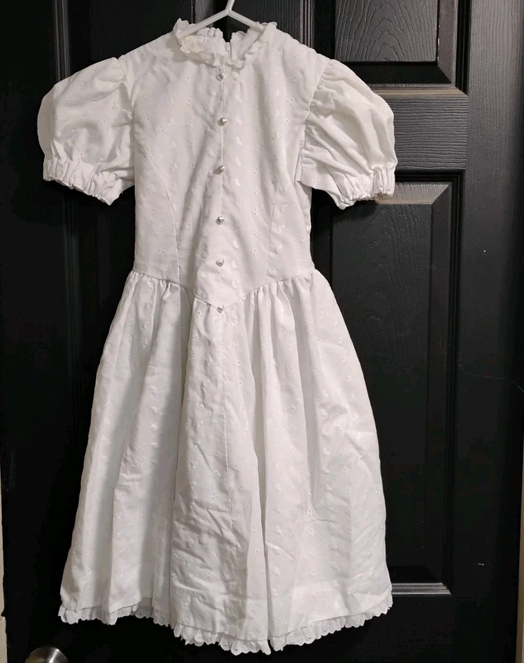 vintage handmade white eyelet puff sleeve dress size 5 Bridal Party 80s Cottage - Image 3 of 4