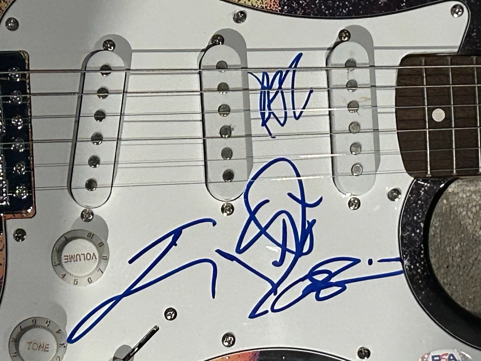 The Struts Signed Guitar Autographed Custom Artwork PSA COA - Image 4 of 4