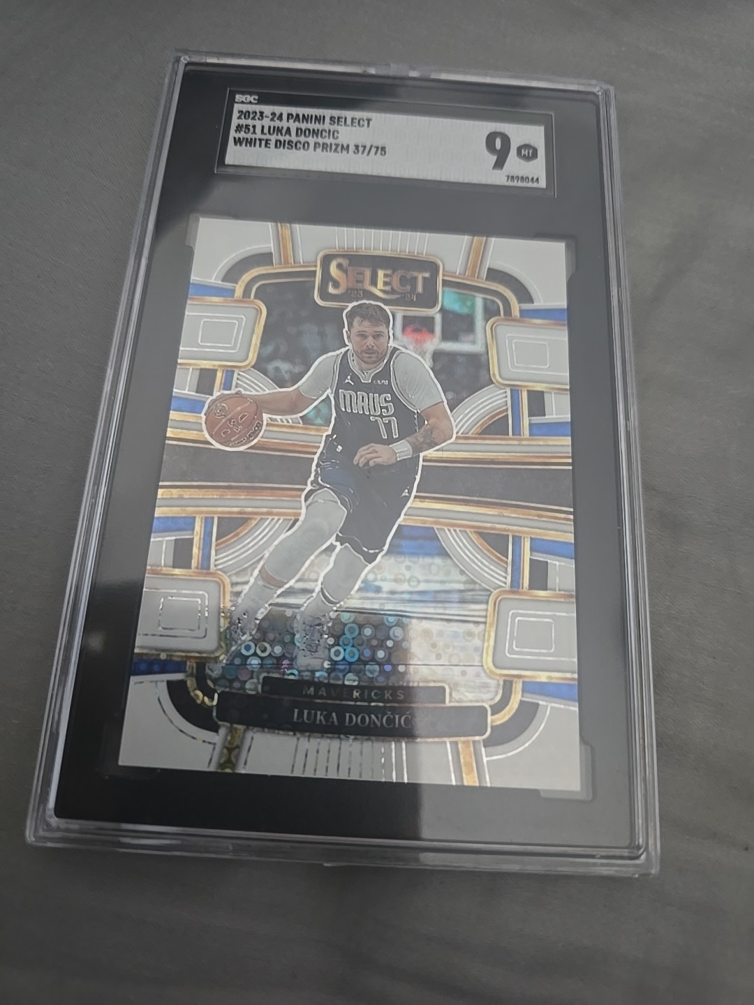 2023-24 Panini Select - Concourse Luka Dončić #51 White Disco Prizm /75