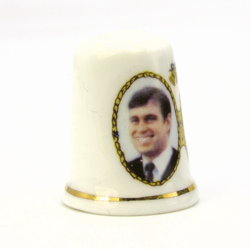 COLLECTABLE THIMBLE, PRINCE ANDREW AND SARAH FERGUSON - Picture 2 of 4