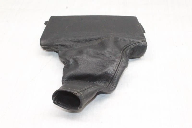 2002 LEXUS IS300 XE10 SEDAN #227 EMERGENCY BRAKE LEATHER BOOT - Image 3 of 4