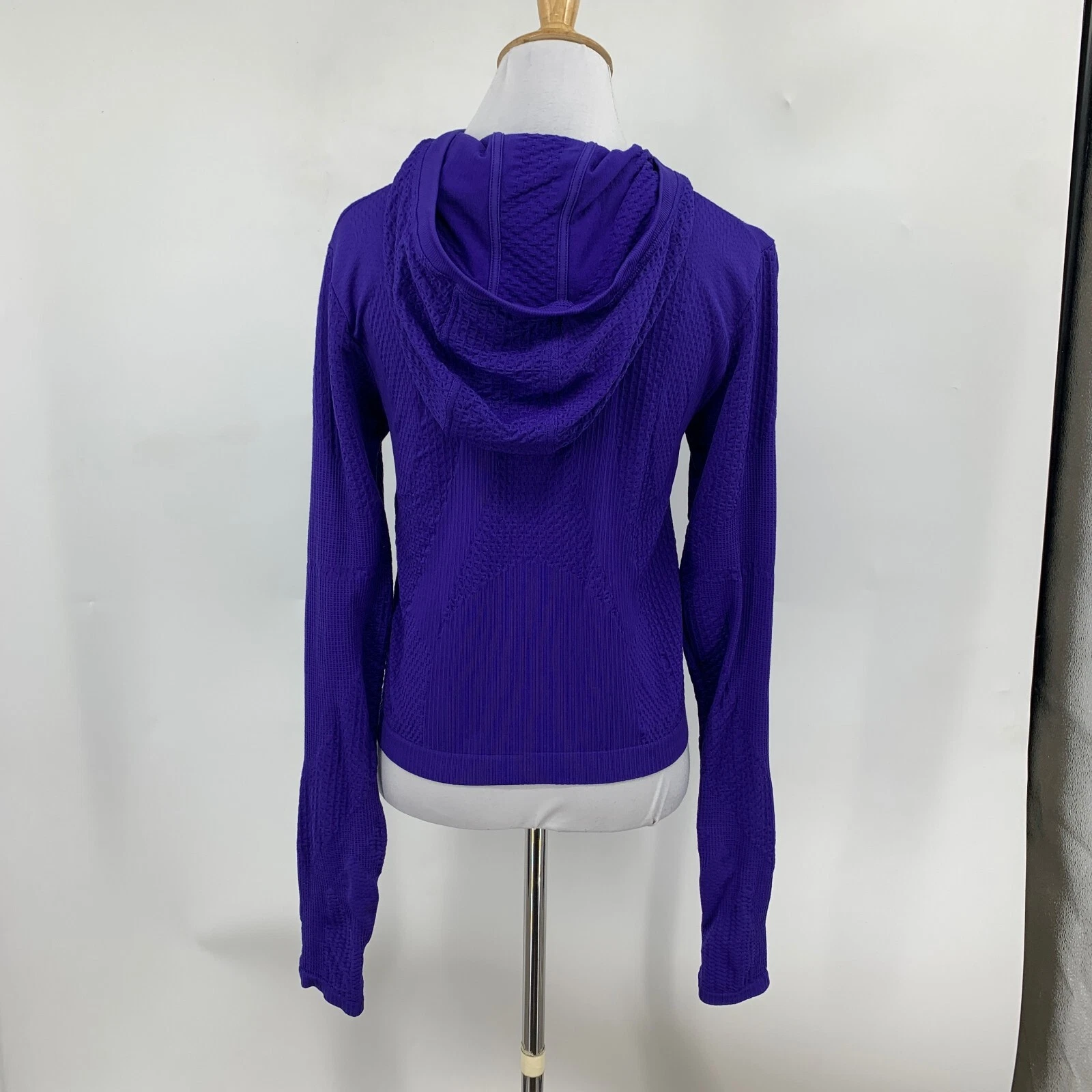 athleta flurry seamless crop textured thumbholes hoodie