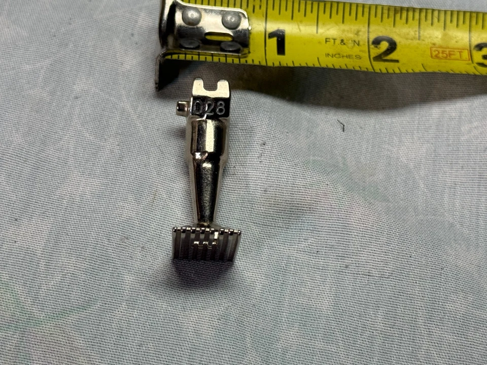 Bernina Old Style No. 028 Pintuck Presser Foot - Image 2 of 4