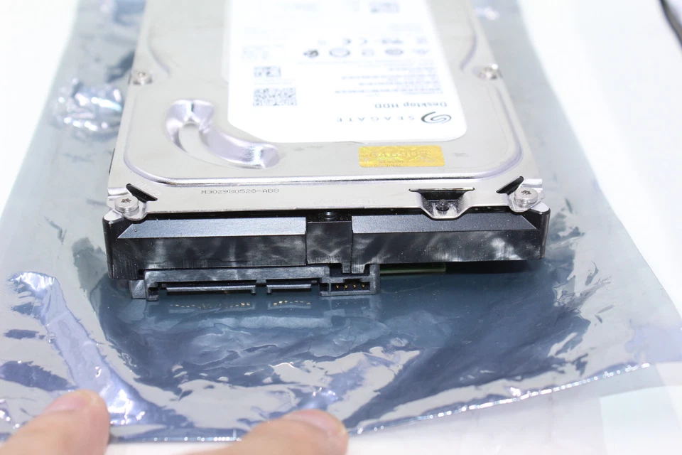 Seagate 2TB 7200RPM 3.5" SATA III Hard Drive ST2000DM001 - Image 2 of 4