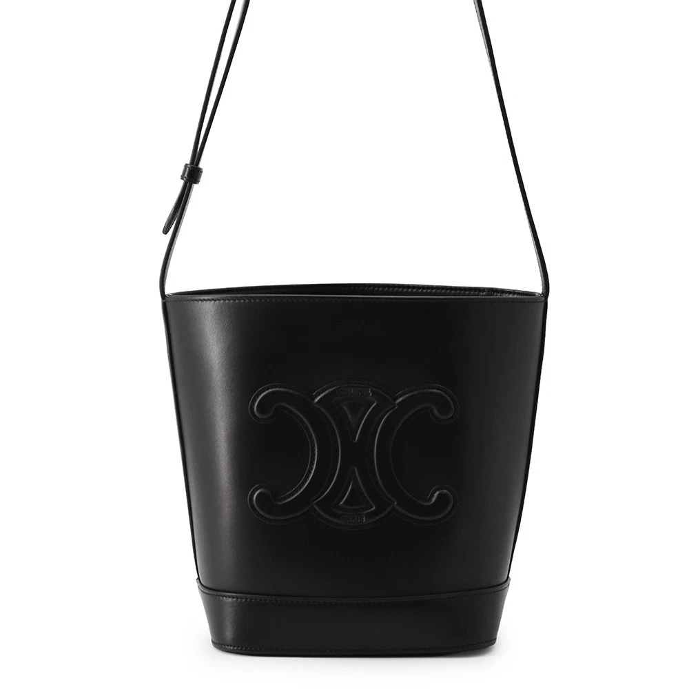 Celine — CELINE Cuir Triomphe bucket bag Size Small Leather Black 113783DU3
